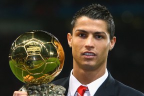 kaiyun开云·官方网站-争夺欧冠席位：排名激烈变动，谁会出线？，欧冠入选